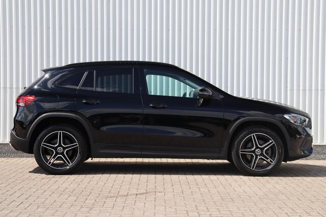 Mercedes-Benz GLA-KLASSE 250 e Business Solution AMG Limited | Leder | Adap. Cruise | Stoelverwarming | Navigatie | Sfeerverlichting