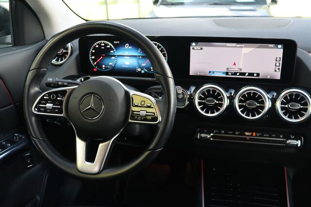 Mercedes-Benz GLA-KLASSE 250 e Business Solution AMG Limited | Leder | Adap. Cruise | Stoelverwarming | Navigatie | Sfeerverlichting