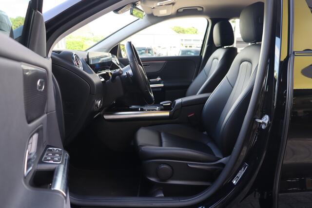 Mercedes-Benz GLA-KLASSE 250 e Business Solution AMG Limited | Leder | Adap. Cruise | Stoelverwarming | Navigatie | Sfeerverlichting