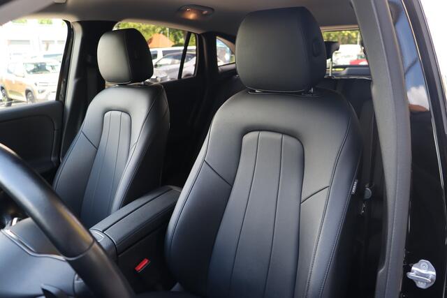 Mercedes-Benz GLA-KLASSE 250 e Business Solution AMG Limited | Leder | Adap. Cruise | Stoelverwarming | Navigatie | Sfeerverlichting