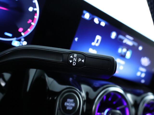 Mercedes-Benz GLA-KLASSE 180 Business Solution AMG | Trekhaak | Nightpakket | Parkeerpakket met achteruitrijcamera | Keyless-Go comfortpakket | GUARD 360 ° Vehicle protection Plus | Dodehoekassistent | EASY PACK achterklep |