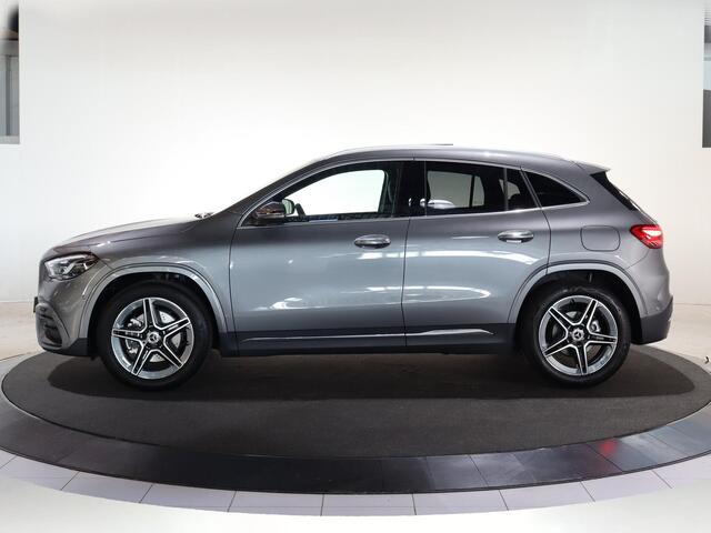 Mercedes-Benz GLA-KLASSE 180 Business Solution AMG | Panoramaschuifdak | Premium Plus | head-up display | Trekhaak