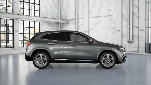 Mercedes-Benz GLA-KLASSE 180 Business Solution AMG | Panoramaschuifdak | Trekhaak | Premium Plus | Head-Up | 360° camera | Dodehoekassistent |