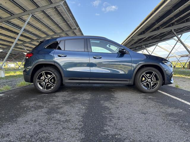Mercedes-Benz GLA-KLASSE 250 e AMG Line | Night | Panoramadak | Sfeerverlichting | Parkeercamera | Apple carplay |