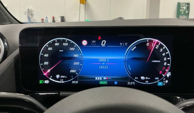 Mercedes-Benz GLA-KLASSE 250 e Business Line Stoelverwarming/Zomer+winter velgen/Camera/Navi groot.