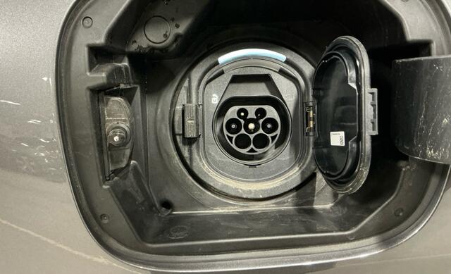 Mercedes-Benz GLA-KLASSE 250 e Business Line Stoelverwarming/Zomer+winter velgen/Camera/Navi groot.
