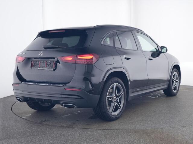 Mercedes-Benz GLA-KLASSE 250 e AMG Face Lift Plug-In Hybride | AMG Line Premium | Night Pakket | Panorama Schuf-Kanteldak | Stuur en Stoelverwarming | Inclusief 24 maanden MB Certified garantie voor Europa.