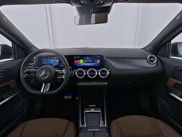 Mercedes-Benz GLA-KLASSE 250 e AMG Face Lift Plug-In Hybride | AMG Line Premium | Night Pakket | Panorama Schuf-Kanteldak | Stuur en Stoelverwarming | Inclusief 24 maanden MB Certified garantie voor Europa.