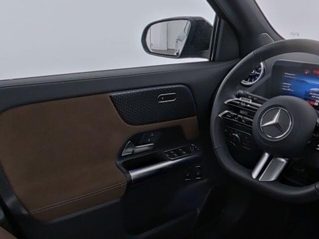 Mercedes-Benz GLA-KLASSE 250 e AMG Face Lift Plug-In Hybride | AMG Line Premium | Night Pakket | Panorama Schuf-Kanteldak | Stuur en Stoelverwarming | Inclusief 24 maanden MB Certified garantie voor Europa.