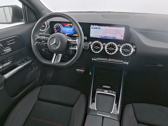 Mercedes-Benz GLA-KLASSE 250 e AMG Face Lift Plug-In Hybride | Edition AMG Line | Night Pakket | Panorama Schuif-Kanteldak | 20 Inch AMG | Memory voorstoelen | Distronic | Inclusief 24 maanden MB Certified garantie voor Europa.