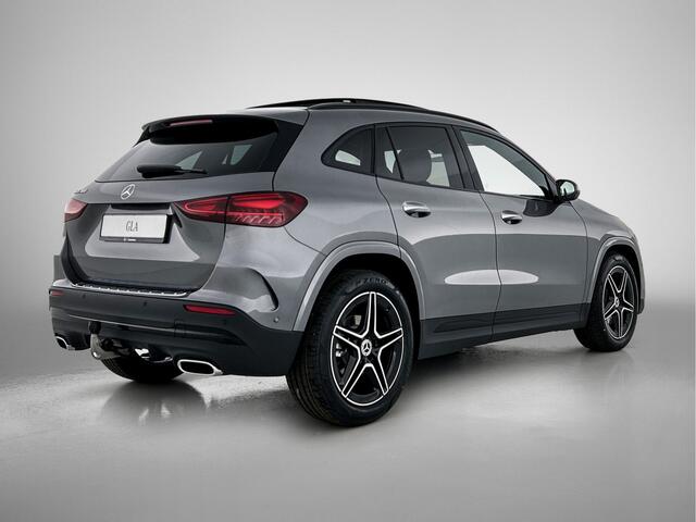 Mercedes-Benz GLA-KLASSE 180 Business Solution AMG | Nightpakket | Trekhaak | Parkeerpakket met achteruitrijcamera | EASY PACK achterklep | Dodehoekassistent | Stoelverwarming voor | KEYLESS GO | Extra USB-poorten |