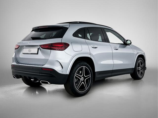 Mercedes-Benz GLA-KLASSE 250 e Business Solution AMG | Nightpakket | Premium Plus pakket | Parkeerpakket met 360°-camera | KEYLESS GO | Head-up display | Dodehoekassistent | Stoelverwarming voor | EASY PACK achterklep |
