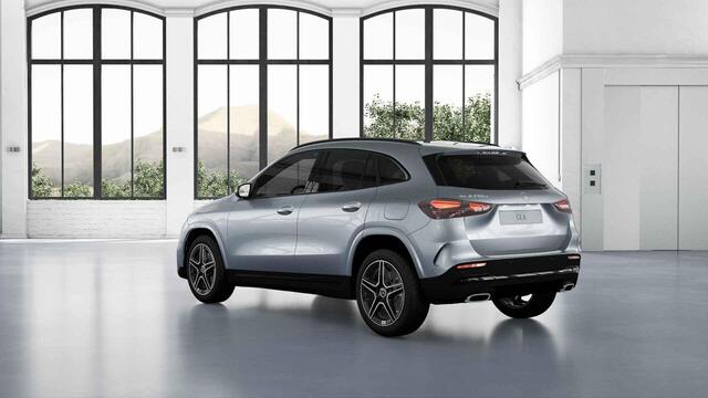 Mercedes-Benz GLA-KLASSE 250e Business Solution AMG | Nightpakket | Panoramaschuifdak | Achteruitrijcamera | Stoelverwarming |