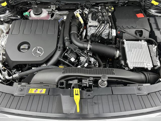Mercedes-Benz GLA-KLASSE 250 e Business Solution AMG | Nightpakket | Parkeerpakket met achteruitrijcamera | Keyless-Go comfortpakket | EASY PACK achterklep | USB-pakket plus | Sfeerverlichting | MULTIBEAM LED |