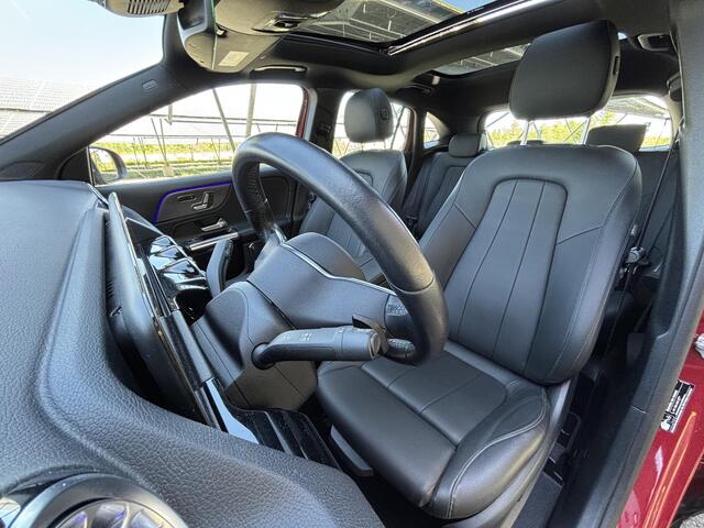 Mercedes-Benz GLA-KLASSE 180 Business Solution Luxury | Panoramadak | Memory stoelen | Multibeam LED | Keyless | Sfeerverlichting |
