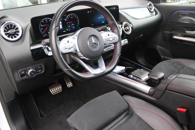 Mercedes-Benz GLA-KLASSE 250 e 218PK AUTOMAAT BUSINESS SOLUTION | PANORAMISCH SCHUIF/KANTEL DAK | ELEKTRISCHE ACHTER KLEP | MULTIBEAM LED MATRIX KOPLAMPEN | STOEL VERWARMING | KEYLESS ENTRY/START | NAVIGATIE | DAB+ RADIO | APPLE CARPLAY /ANDROID AUTO | ADAPTIVE CRUISE CONTROL | S