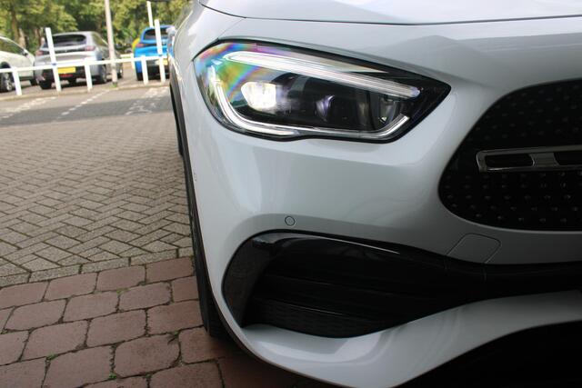 Mercedes-Benz GLA-KLASSE 250 e 218PK AUTOMAAT BUSINESS SOLUTION | PANORAMISCH SCHUIF/KANTEL DAK | ELEKTRISCHE ACHTER KLEP | MULTIBEAM LED MATRIX KOPLAMPEN | STOEL VERWARMING | KEYLESS ENTRY/START | NAVIGATIE | DAB+ RADIO | APPLE CARPLAY /ANDROID AUTO | ADAPTIVE CRUISE CONTROL | S