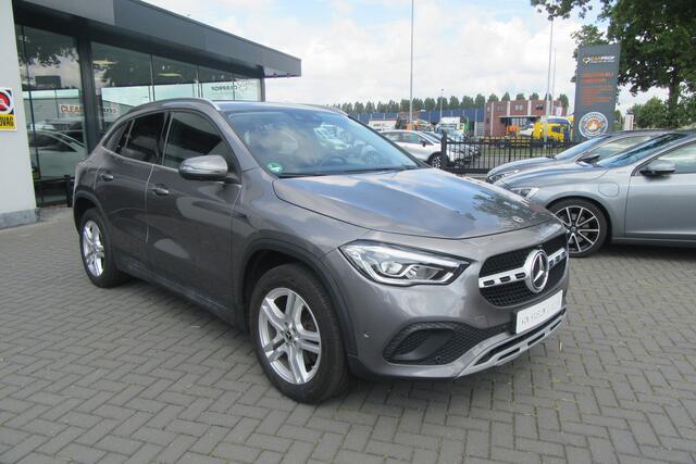 Mercedes-Benz GLA-KLASSE 250e Plugin Hybrid. Leder, Navi, 360 Camera, Trekhaak