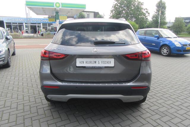 Mercedes-Benz GLA-KLASSE 250e Plugin Hybrid. Leder, Navi, 360 Camera, Trekhaak