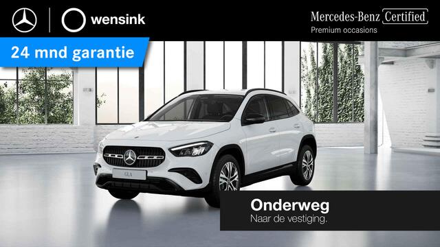 Mercedes-Benz GLA-KLASSE 250 e Luxury Line | Night | Trekhaak | Verwarmd stuurwiel |