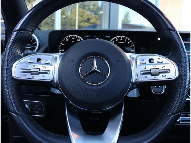 Mercedes-Benz GLA-KLASSE 250 e AMG Line | Panoramadak | Widescreen