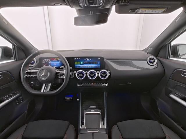 Mercedes-Benz GLA-KLASSE 250 e AMG Face Lift Plug-In Hybride AMG Line Premium Plus | Night Pakket | 11kW Laden | Stuur en Stoelverwarming | Panorama Schuif-Kanteldak. Inclusief 24 maanden MB Certified garantie voor Europa.