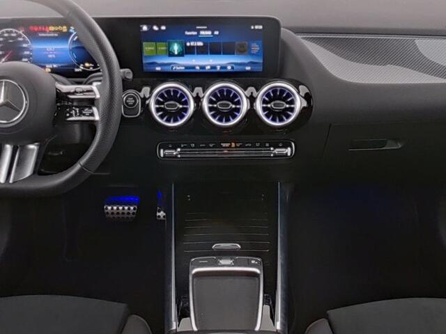 Mercedes-Benz GLA-KLASSE 250 e AMG Face Lift Plug-In Hybride AMG Line Premium Plus | Night Pakket | 11kW Laden | Stuur en Stoelverwarming | Panorama Schuif-Kanteldak. Inclusief 24 maanden MB Certified garantie voor Europa.