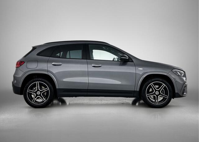 Mercedes-Benz GLA-KLASSE 250 e Business Solution AMG | Trekhaak | Parkeerpakket met 360°-camera | Nightpakket | KEYLESS GO | URBAN GUARD voertuigbescherming plus | EASY PACK achterklep | USB-pakket plus |
