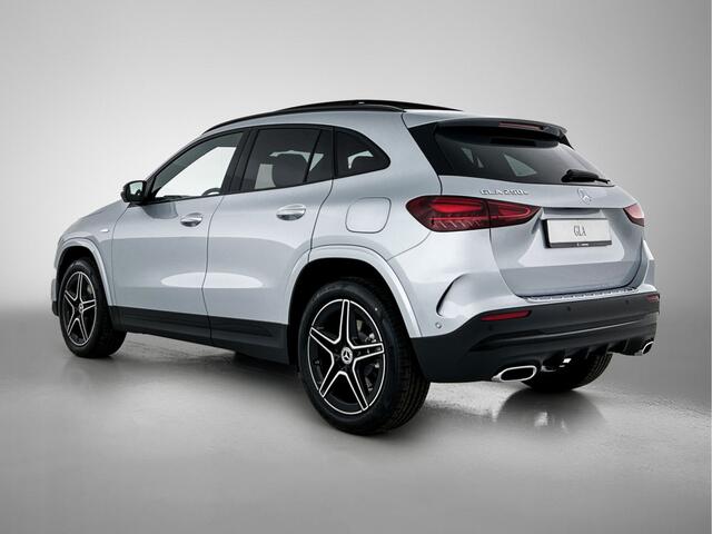 Mercedes-Benz GLA-KLASSE 250 e Business Solution AMG | Nightpakket | Premium Plus pakket | Parkeerpakket met 360°-camera | Head-up display | Dodehoekassistent | KEYLESS GO-comfortpakket | EASY PACK achterklep | Spiegelpakket |