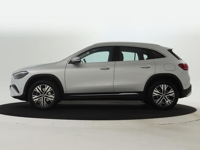 Mercedes-Benz GLA-KLASSE 250 e Face Lift Plug-In Hybride | Trekhaak | AC Laden 11 kW | Stuurverwarming | Stoelverwarming | Achteruitrijcamera | Inclusief 24 maanden MB Certified garantie voor Europa.