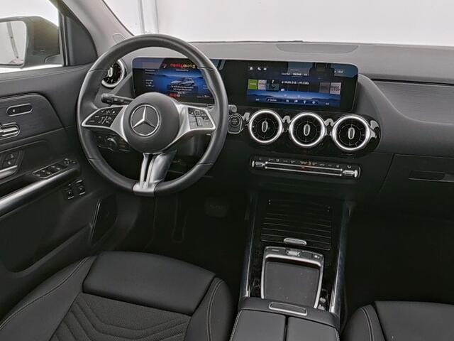 Mercedes-Benz GLA-KLASSE 250 e Face Lift Plug-In Hybride Progressive Line Advanced | Burmester® | Dodehoek Assist | Memory Voorstoelen | Stuur en Stoelverwarming | Ledkoplampen. Inclusief 24 maanden MB Certified garantie voor Europa.