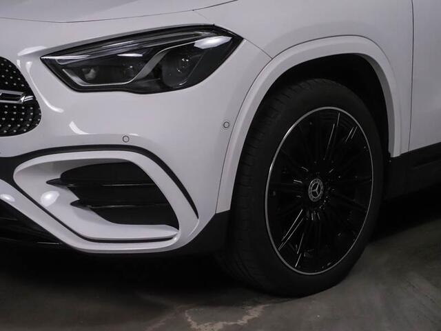 Mercedes-Benz GLA-KLASSE 250 e AMG Face Lift Plug-In Hybride Edition AMG Line | Night Pakket | Panorama Schuif-Kanteldak | Burmester® | Memory Voorstoelen | 360° camera | Distronic. Inclusief 24 maanden MB Certified garantie voor Europa.