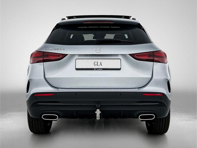 Mercedes-Benz GLA-KLASSE 250 e Business Solution AMG | Nightpakket | Trekhaak | Smartphone integratie | Multibeam LED | Panoramaschuifdak | Parkeerpakket met achteruitrijcamera | Stoelverwarming voor