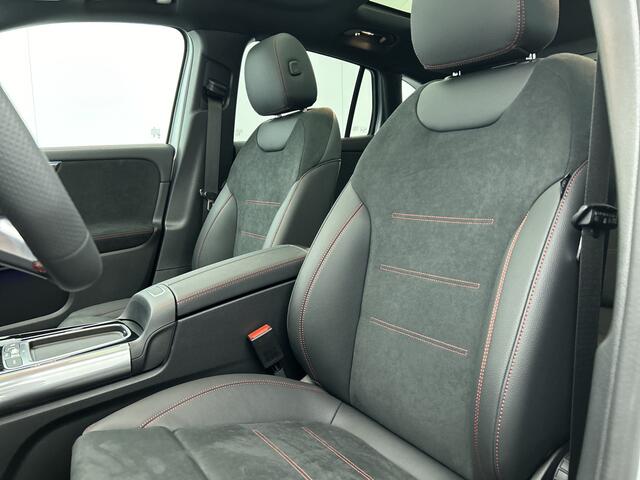 Mercedes-Benz GLA-KLASSE 250 e Business Solution AMG | Nightpakket | Trekhaak | Smartphone integratie | Multibeam LED | Panoramaschuifdak | Parkeerpakket met achteruitrijcamera | Stoelverwarming voor