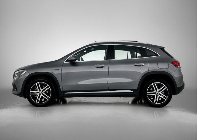 Mercedes-Benz GLA-KLASSE 250 e Business Solution Luxury Limited | Panoramadak | Trekhaak | Navigatie | Alarm | Parking support | Elect bed. voorstoelen met memory | Inclusief 24 maanden MB Certified garantie voor Europa.