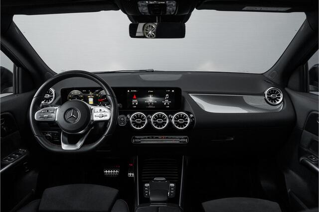 Mercedes-Benz GLA-KLASSE 200 AMG Line Pano Night Stoelverw Trekhaak