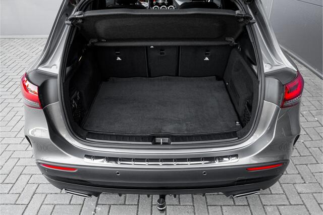 Mercedes-Benz GLA-KLASSE 200 AMG Line Pano Night Stoelverw Trekhaak
