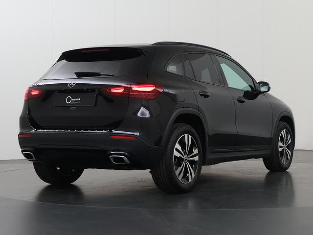Mercedes-Benz GLA-KLASSE 250 e Business Solution Luxury | Trekhaak | Stoelverwarming | Achteruitrijcamera | Getint glas |
