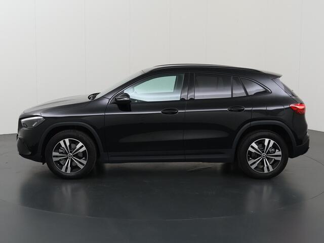 Mercedes-Benz GLA-KLASSE 250 e Business Solution Luxury | Trekhaak | Stoelverwarming | Achteruitrijcamera | Getint glas |