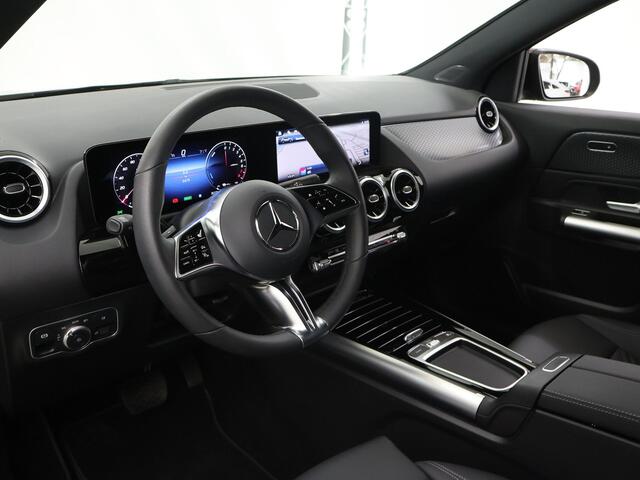 Mercedes-Benz GLA-KLASSE 250 e Business Solution Luxury | Trekhaak | Stoelverwarming | Achteruitrijcamera | Getint glas |