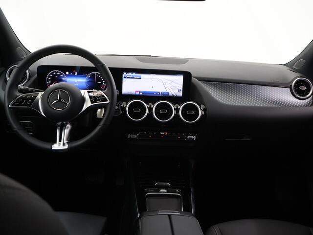 Mercedes-Benz GLA-KLASSE 250 e Business Solution Luxury | Trekhaak | Stoelverwarming | Achteruitrijcamera | Getint glas |