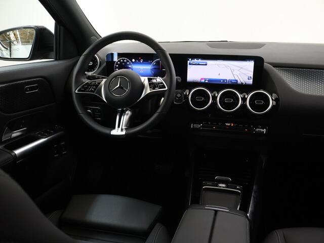 Mercedes-Benz GLA-KLASSE 250 e Business Solution Luxury | Trekhaak | Stoelverwarming | Achteruitrijcamera | Getint glas |