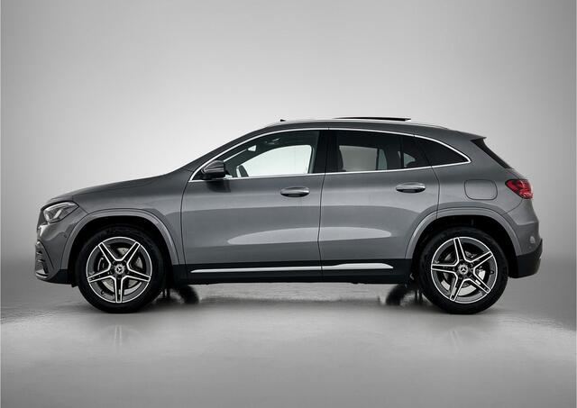 Mercedes-Benz GLA-KLASSE 180 Business Solution AMG | Premium Plus pakket | Trekhaak | Smartphone integratie | Multibeam LED | 360° camera | Head-up display | Panoramaschuifdak |