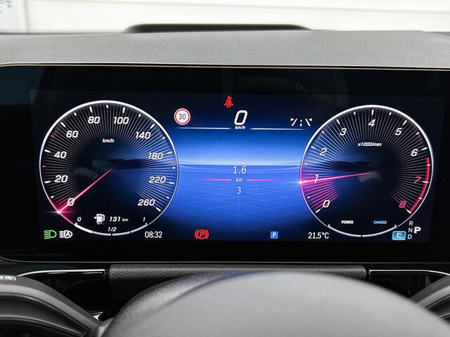 Mercedes-Benz GLA-KLASSE 180 Business Solution AMG | Premium Plus pakket | Trekhaak | Smartphone integratie | Multibeam LED | 360° camera | Head-up display | Panoramaschuifdak |