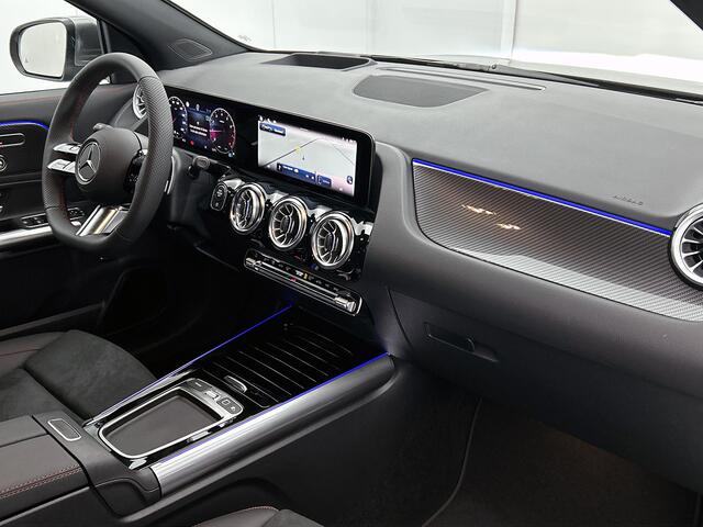 Mercedes-Benz GLA-KLASSE 180 Business Solution AMG | Premium Plus pakket | Trekhaak | Smartphone integratie | Multibeam LED | 360° camera | Head-up display | Panoramaschuifdak |