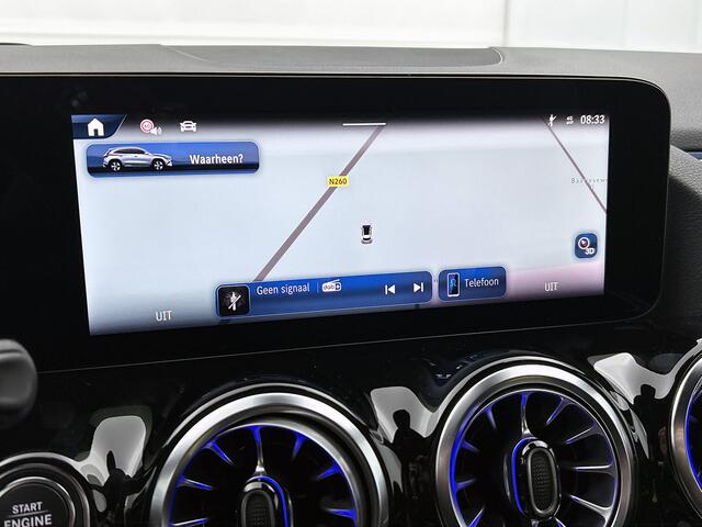 Mercedes-Benz GLA-KLASSE 180 Business Solution AMG | Premium Plus pakket | Trekhaak | Smartphone integratie | Multibeam LED | 360° camera | Head-up display | Panoramaschuifdak |