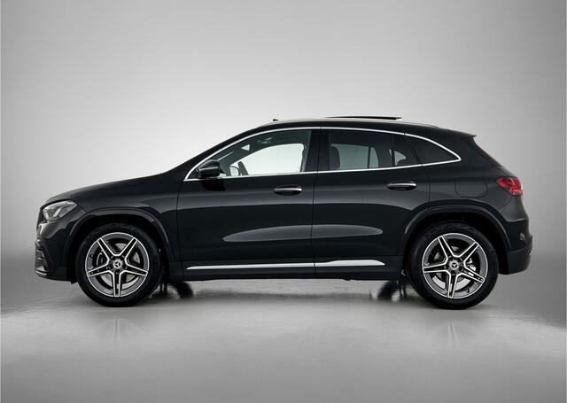 Mercedes-Benz GLA-KLASSE 180 Business Solution AMG | Trekhaak | Advanced Sound System | Multibeam LED | Panoramaschuifdak | Smartphone integratie | EASY PACK achterklep | Keyless-Go comfortpakket |
