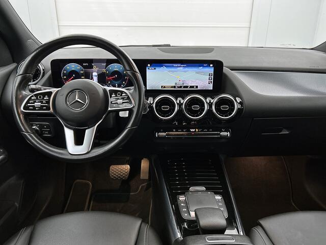 Mercedes-Benz GLA-KLASSE 200 Luxury line | Night pakket | Trekhaak afn. kogel | Panorama schuifdak | Parkeer pakket | Stoelverwarming | Inclusief 24 maanden MB Certified garantie voor Europa.