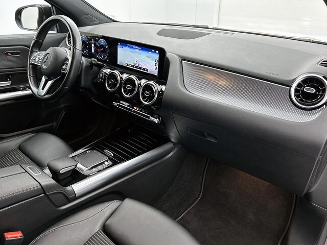 Mercedes-Benz GLA-KLASSE 200 Luxury line | Night pakket | Trekhaak afn. kogel | Panorama schuifdak | Parkeer pakket | Stoelverwarming | Inclusief 24 maanden MB Certified garantie voor Europa.