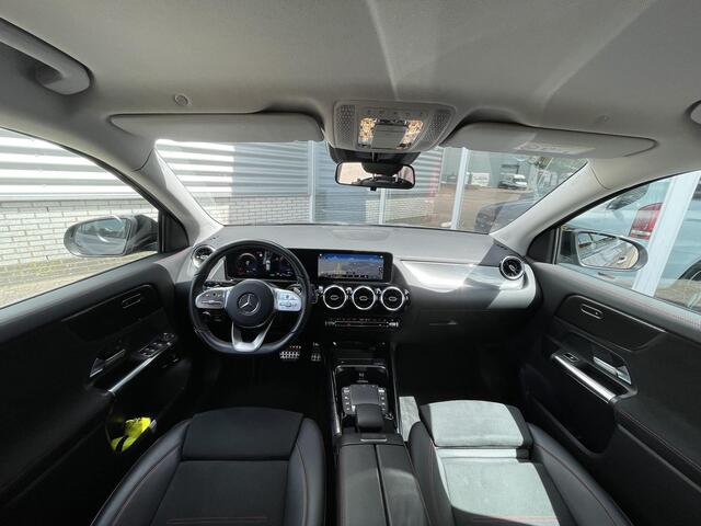 Mercedes-Benz GLA-KLASSE 250 e | AMG Line | Nightpakket | Night pakket | Parkeersensoren | Widescreen | Stoelverwarming voor | Easy Pack achterklep